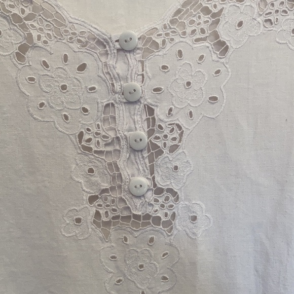 Soft Surroundings NEW White Eyelet Top 54% linen 46% viscose. Size 1X - Picture 4 of 9